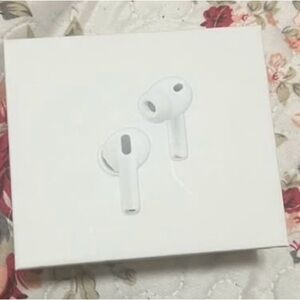 Apple AirPods Pro 3 with Charging Case